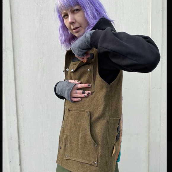 🦊 FOX & VIXEN || HANDMADE VINTAGE || Reworked Military Boiled Wool Utility Vest - Picture 8 of 13